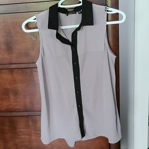 DEX sleeveless collared blouse